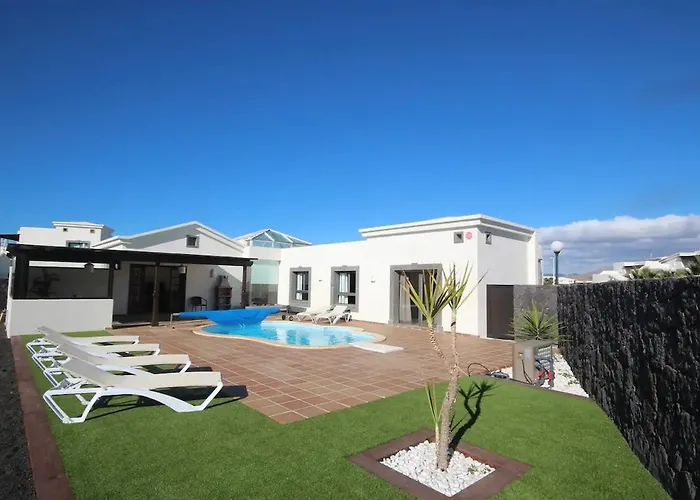 Sea Whisper Lanzarote - Faro Park 204 וילה *