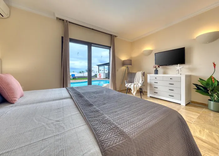 Sea Whisper Lanzarote - Faro Park 204 וילה