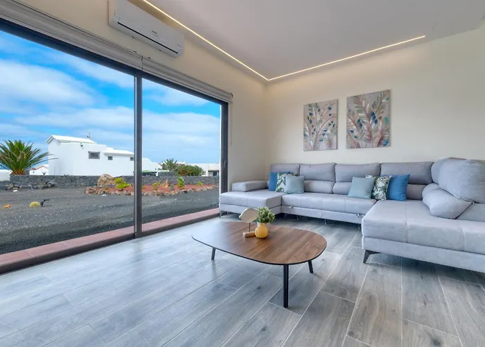 Sea Whisper Lanzarote - Faro Park 204